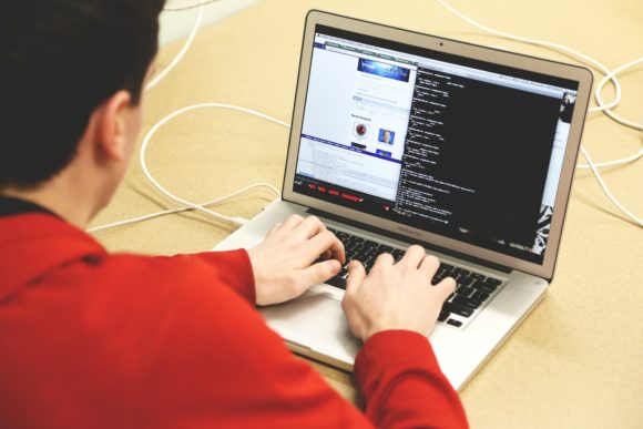 Was man bei der Zusammenarbeit mit externen Entwicklern bedenken muss Was man bei der Zusammenarbeit mit externen Entwicklern bedenken muss