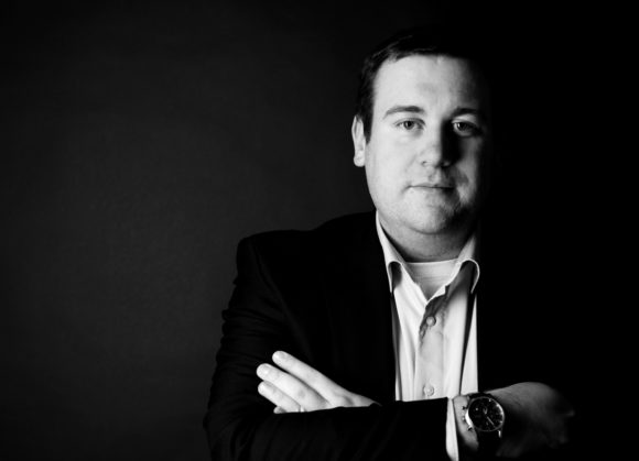 "Gebt Euren Traum nicht auf!" – Dennis Roßbach von Shiny Box im Interview "Gebt Euren Traum nicht auf!" – Dennis Roßbach von Shiny Box im Interview