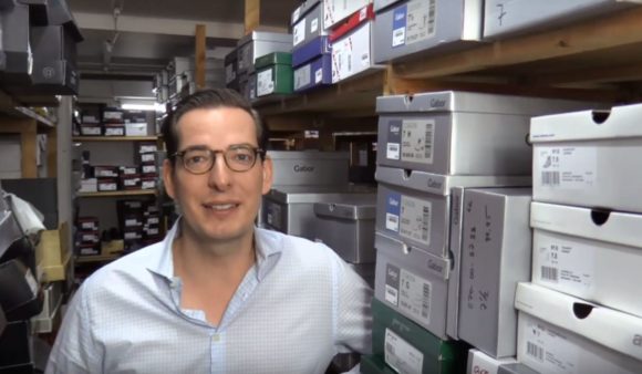 "Einfach loslegen und alles daransetzen, dass es wächst." – Dominik Benner von Schuhe24 "Einfach loslegen und alles daransetzen, dass es wächst." – Dominik Benner von Schuhe24