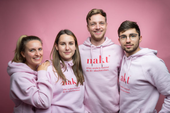 Abschminken ganz „nakt“ Abschminken ganz „nakt“