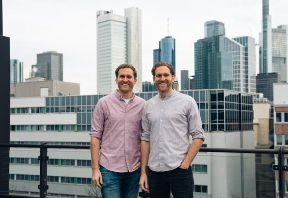 Finanzguru & Toni Kroos beschließen offizielle Partnerschaft